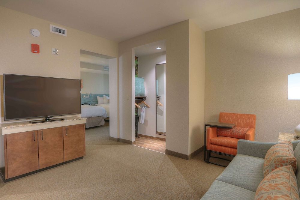 Junior Suite, 2 Queen Beds, Accessible, Bathtub