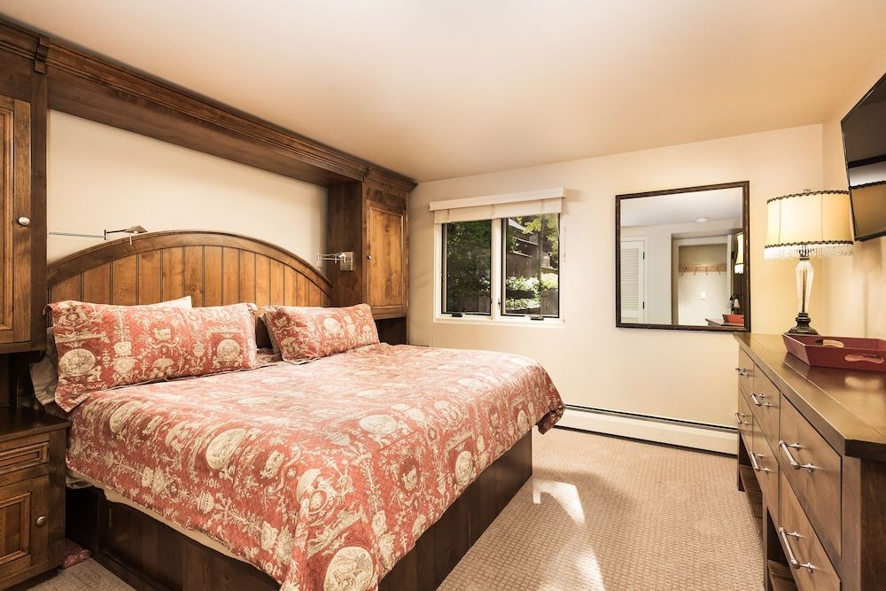 Deluxe Condo, 1 Bedroom (205)