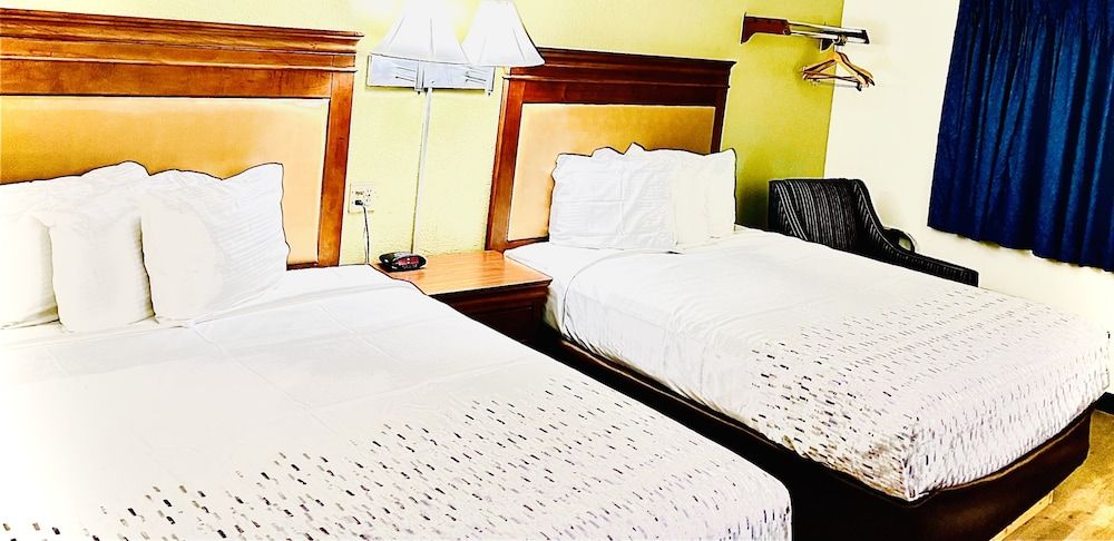 Room, 2 Queen Beds, Non Smoking