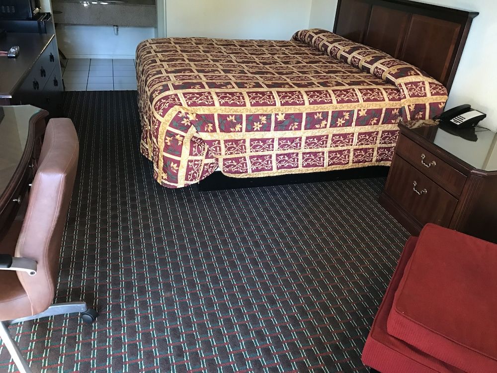 Standard Room, 1 King Bed, Smoking