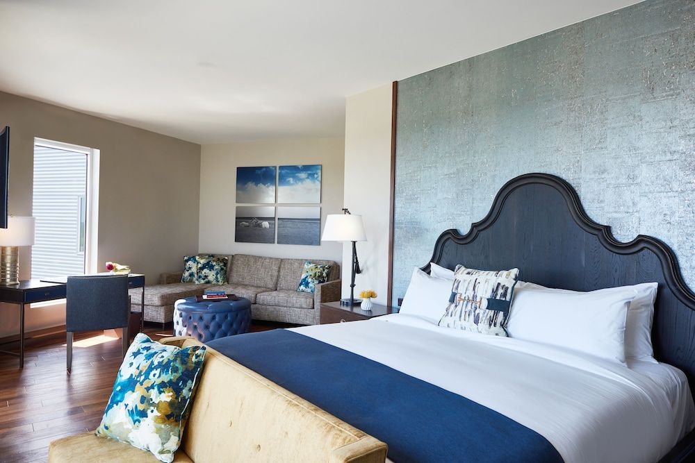 Junior Suite, 1 King Bed, Non Smoking