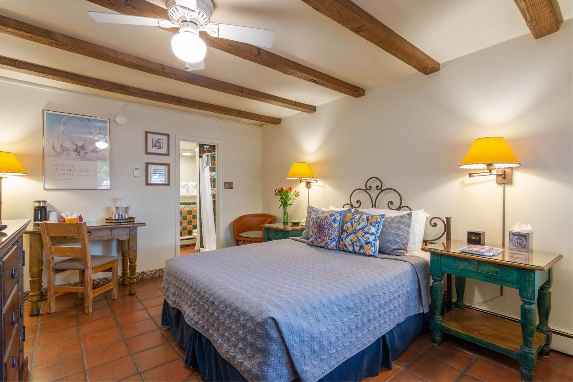 Standard Queen Room - Not Pet Friendly