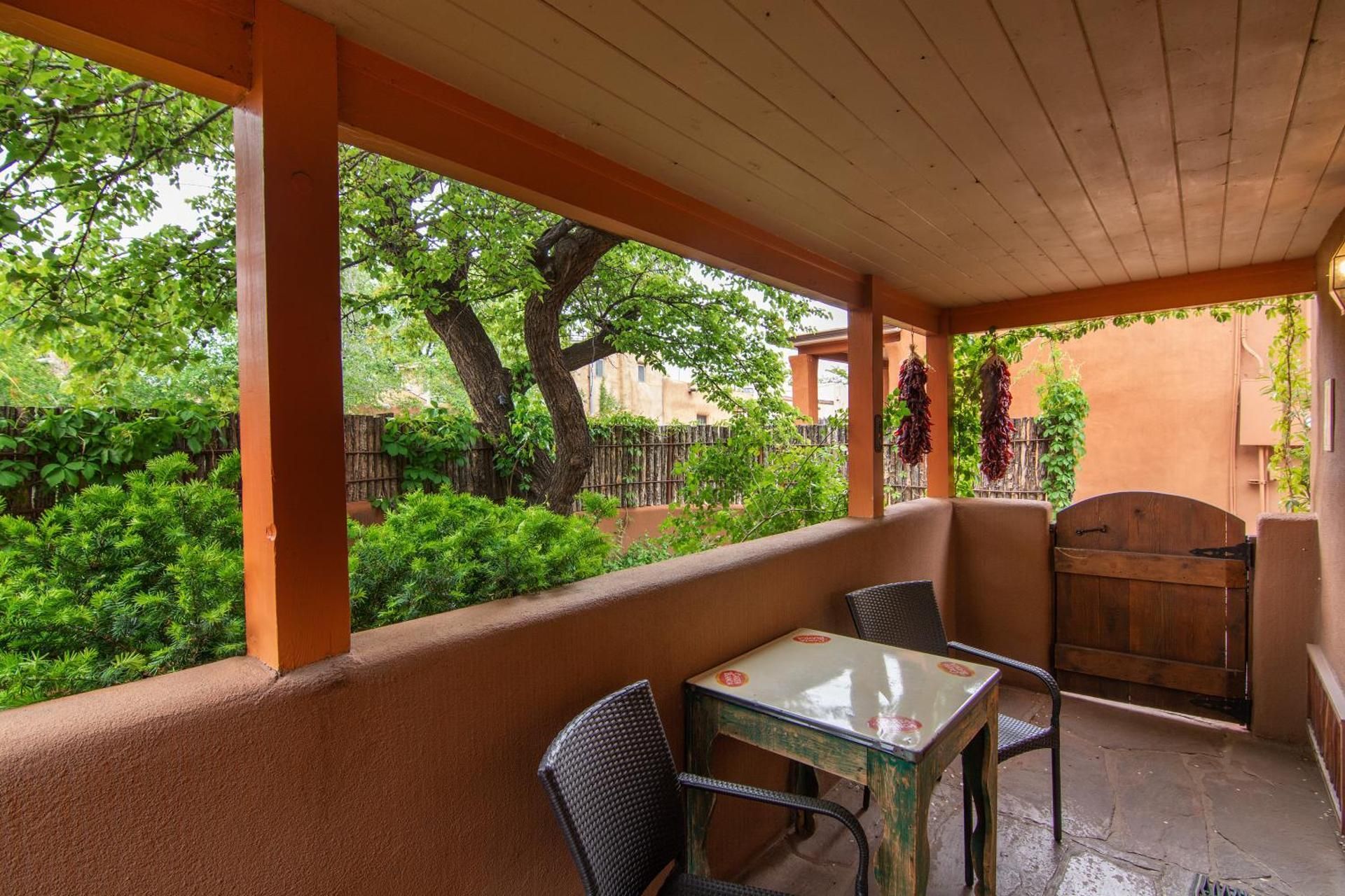 Queen Room with Patio - Pet-Friendly