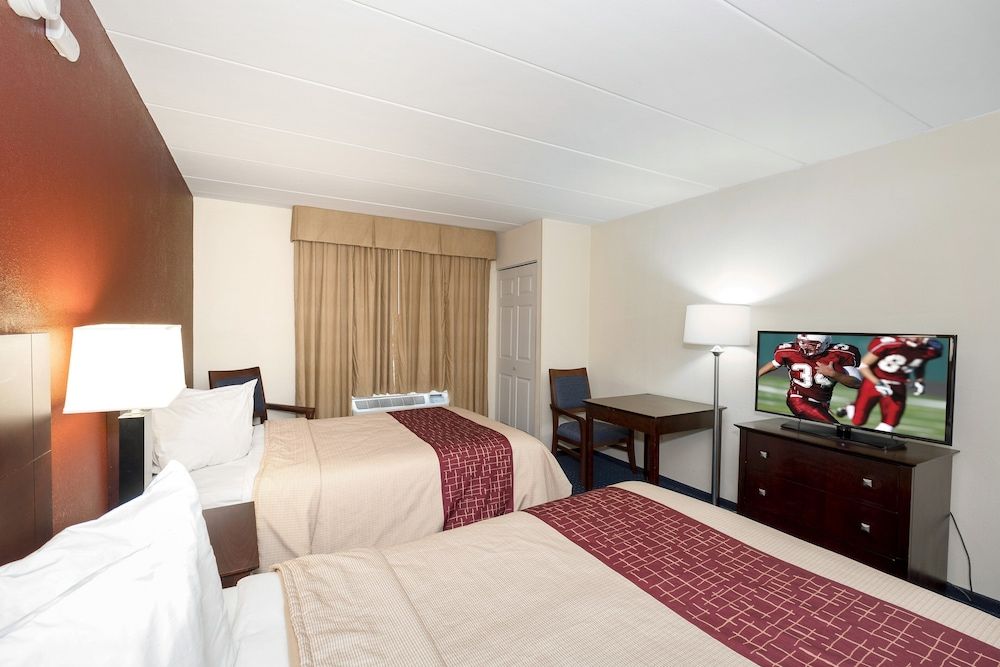 Red Roof Inn Annapolis Standard Room, 2 Double Beds, Non Smoking 4