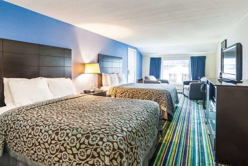 Deluxe Room, 2 Queen Beds, Non Smoking, View (Front)
