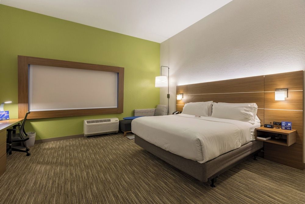 Room, 1 King Bed, Accessible, Non Smoking (Accessible Tub)