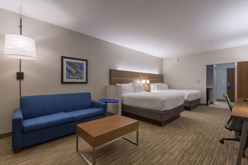 Suite, 2 Queen Beds, Hearing Accessible, Non Smoking (Tub)