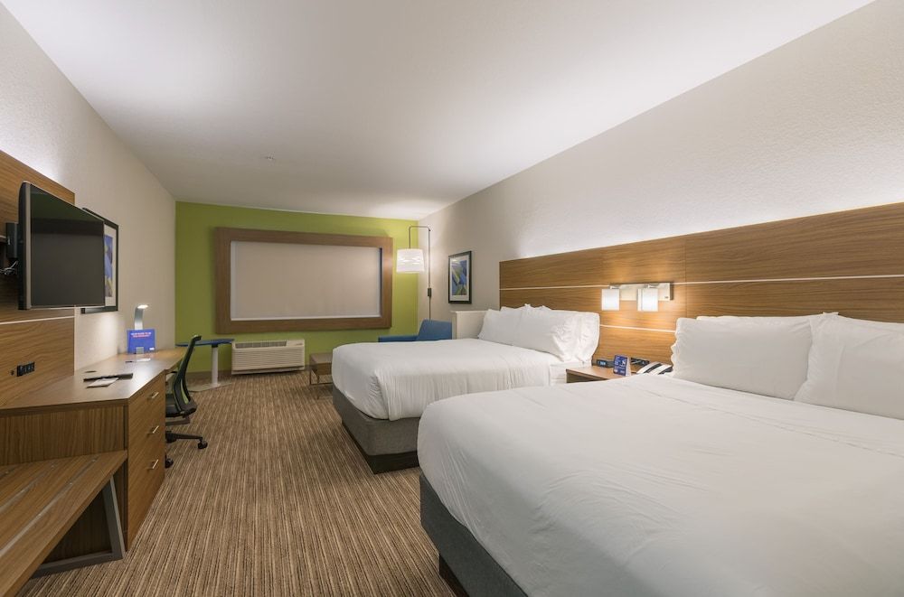 Room, 2 Queen Beds, Accessible Bathtub, Non Smoking (Accessible Tub)