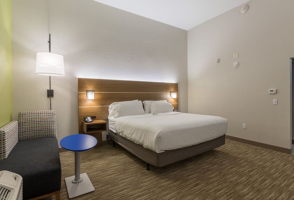 Room, 1 King Bed, Accessible, Non Smoking (Accessible Tub)