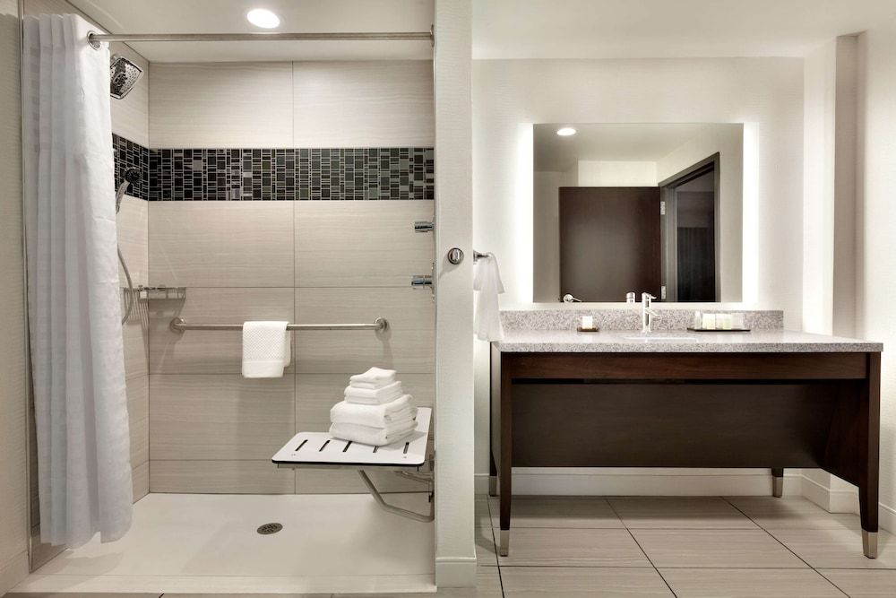 Suite, 1 King Bed, Accessible (Mobility & Hearing, Roll-in Shower)