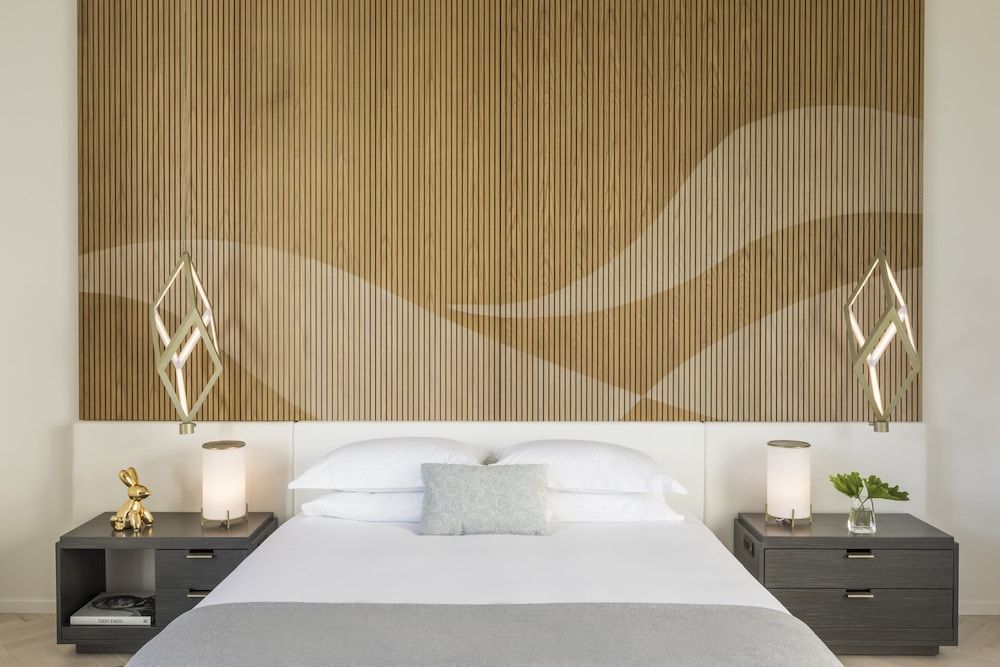 Suite, 1 King Bed (Design)