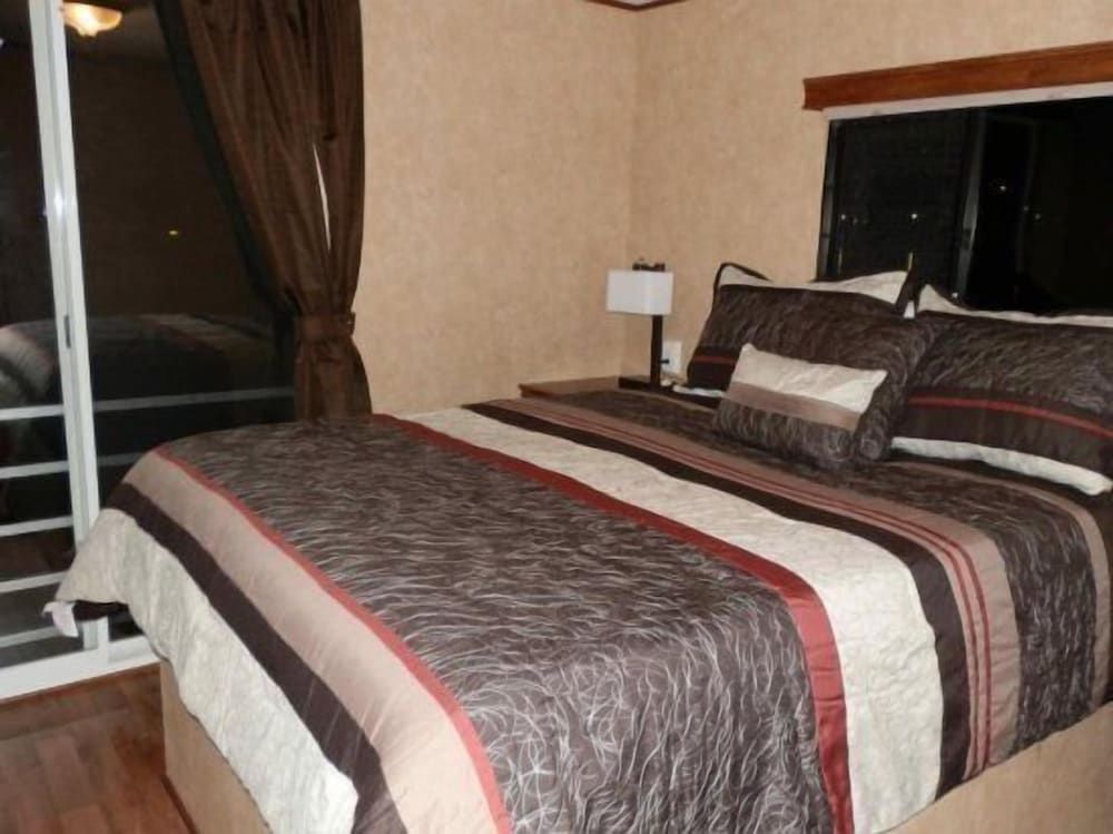 Family House, 2 Bedrooms, Kitchen, Harbor View