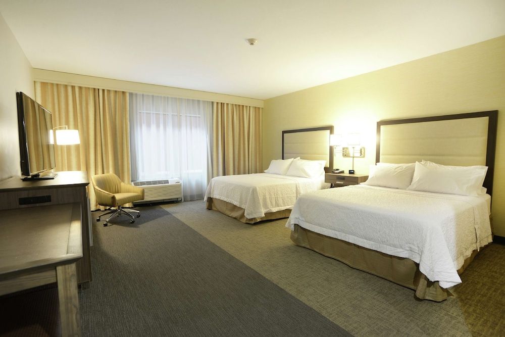 Room, 2 Queen Beds, Accessible, Non Smoking
