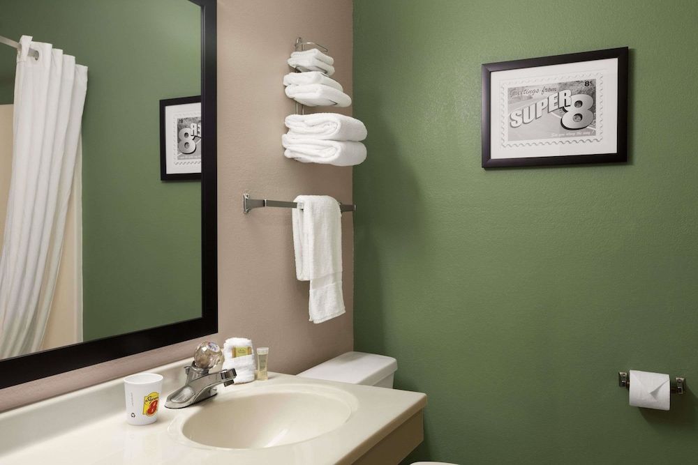Room, 1 Queen Bed, Refrigerator