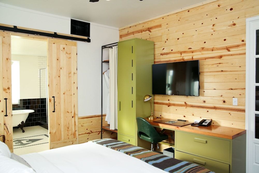 Cavalry Court, by Valencia Hotel Collection Traditional Double Room, Balcony, Courtyard Area