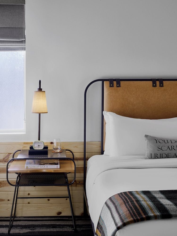 Cavalry Court, by Valencia Hotel Collection Deluxe Double