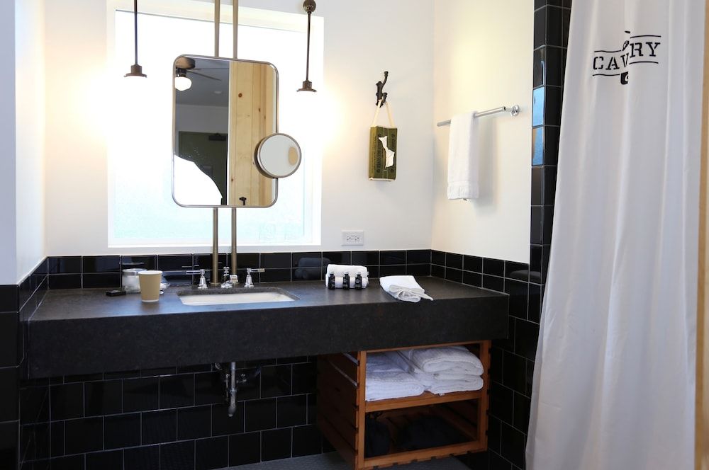 Cavalry Court, by Valencia Hotel Collection Deluxe Double 5