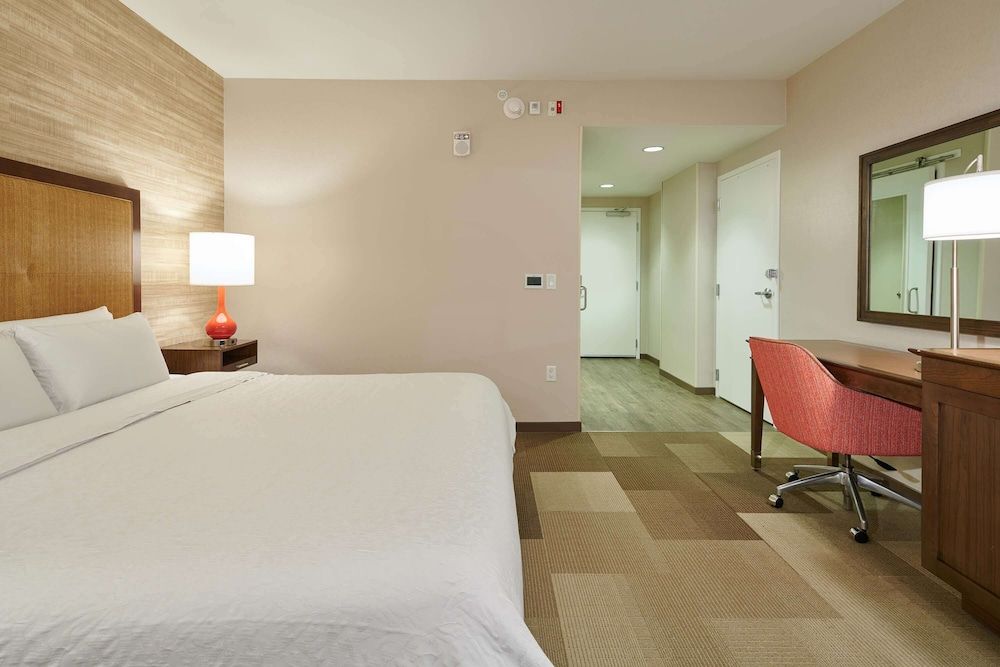Room, 1 King Bed, Accessible, Non Smoking (Mobility & Hearing, Roll-in Shower)