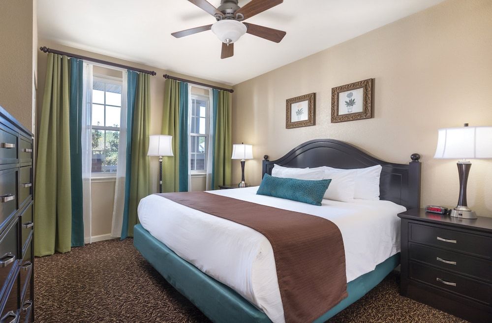 Deluxe Condo, 2 Bedrooms, Kitchen
