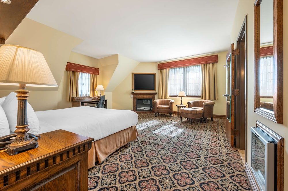 Best Western Premier Mariemont Inn Standard Room, 1 King Bed, Accessible, Bathtub