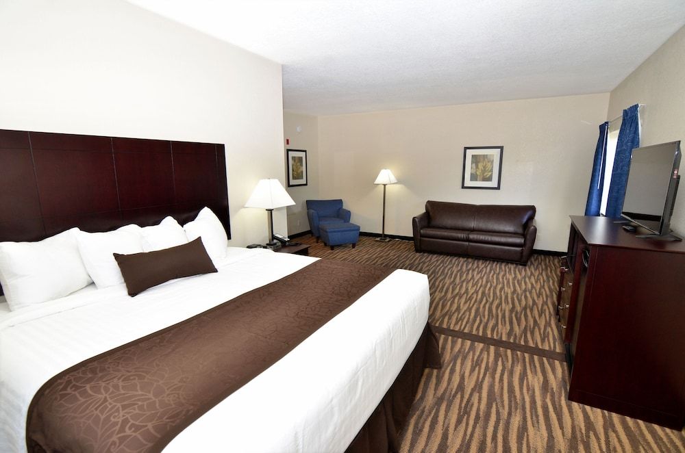 Cobblestone Inn & Suites - Manning Suite, 1 King Bed with Sofa bed, Non Smoking 8