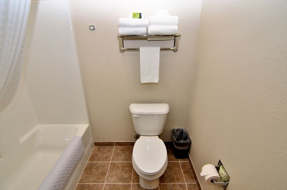 Cobblestone Inn & Suites - Manning Suite, 1 King Bed with Whirlpool, Non Smoking 23