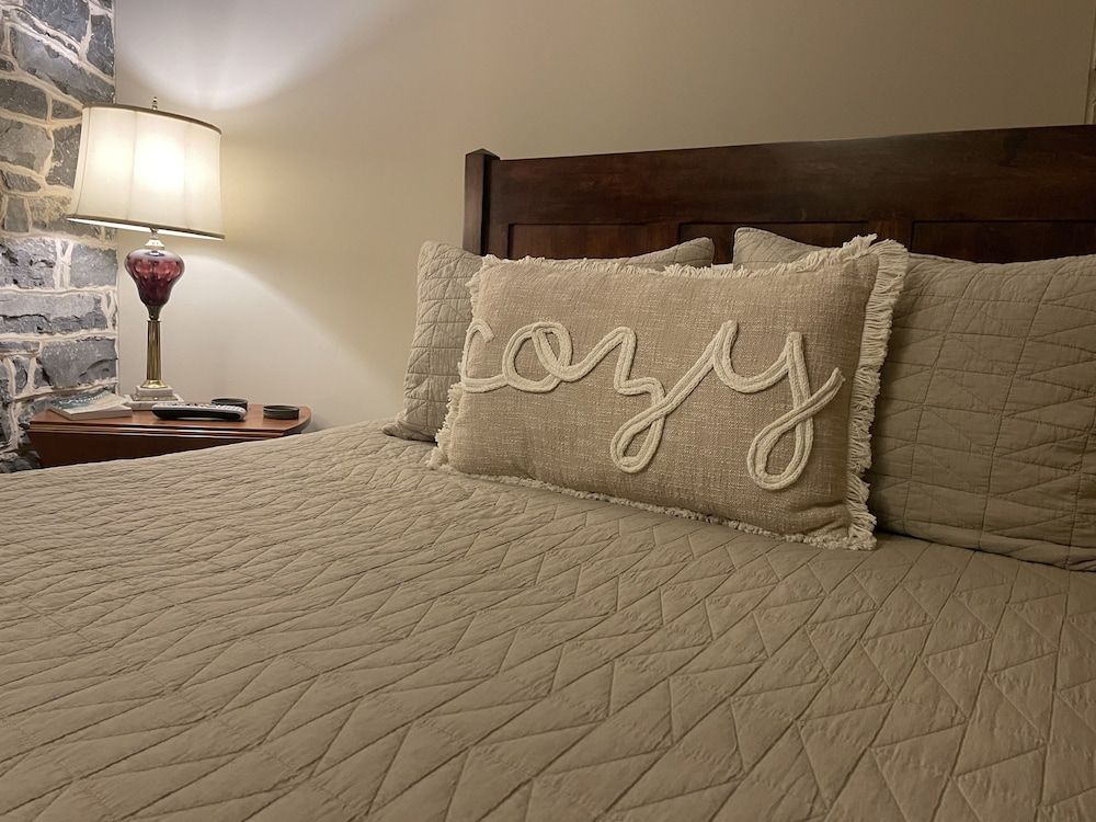 Silver Lake Bed and Breakfast Standard Room, Ensuite (The Parlor Room) 2