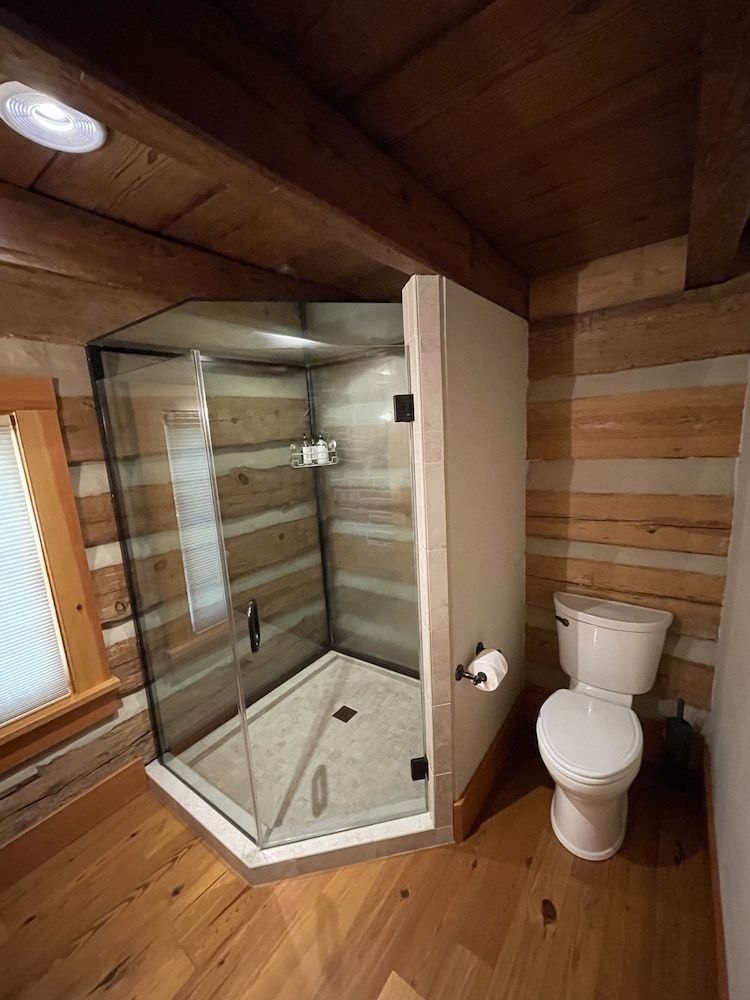 Silver Lake Bed and Breakfast Standard Room, Ensuite (The Silk Room) 4