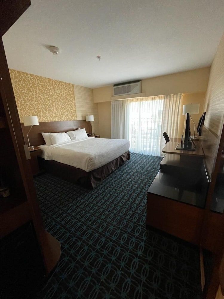 Room, 1 King Bed, Balcony