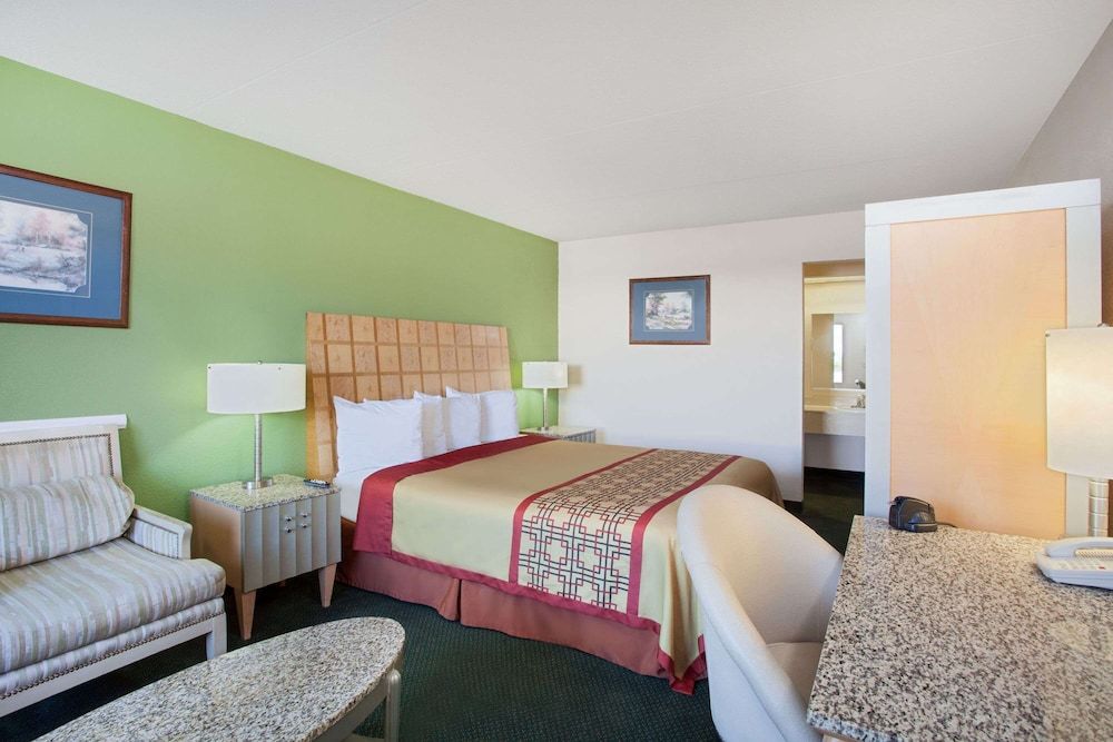 Room, 2 Queen Beds, Smoking