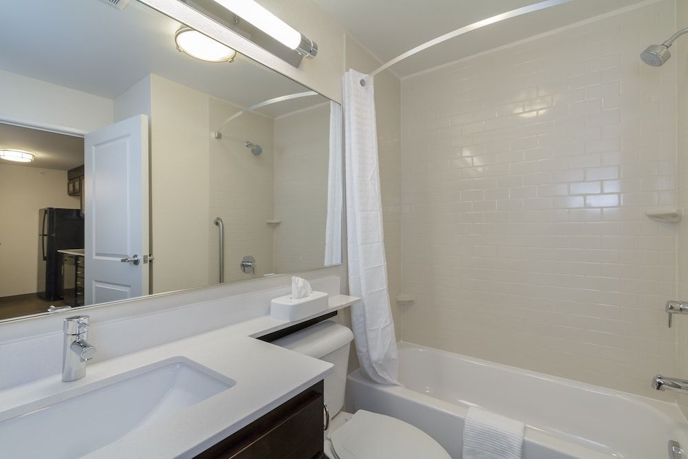 Studio Suite, 1 Queen Bed, Accessible (Mobility, Accessible Tub)