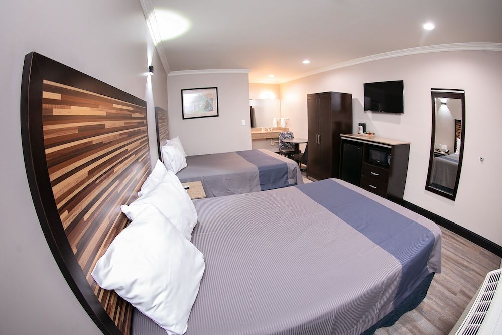 Standard Room, 2 Queen Beds, Non Smoking