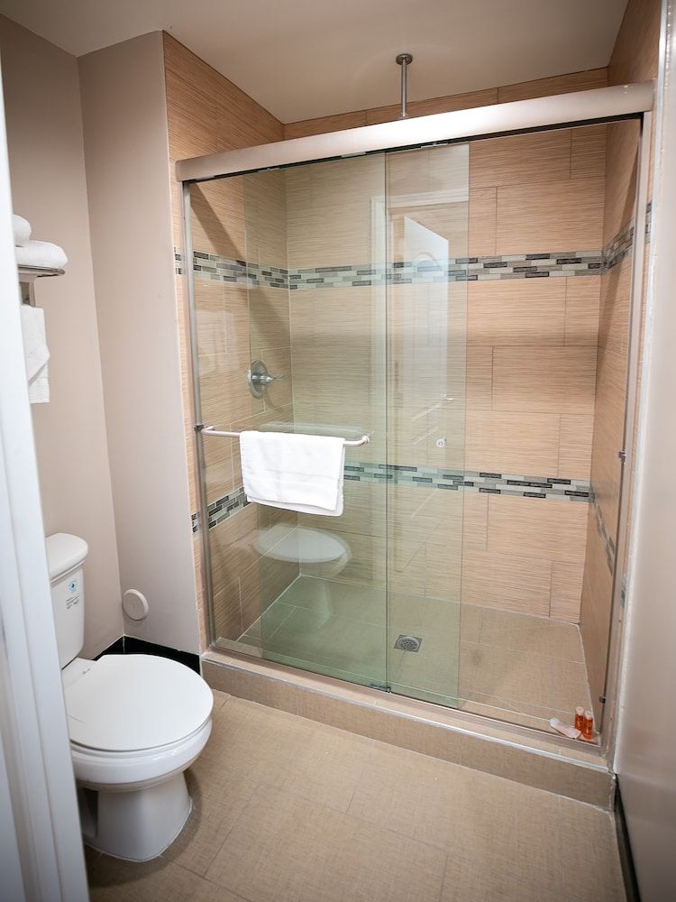 Diamond Bell Inn & Suites Standard Room, 1 King Bed, Non Smoking 5