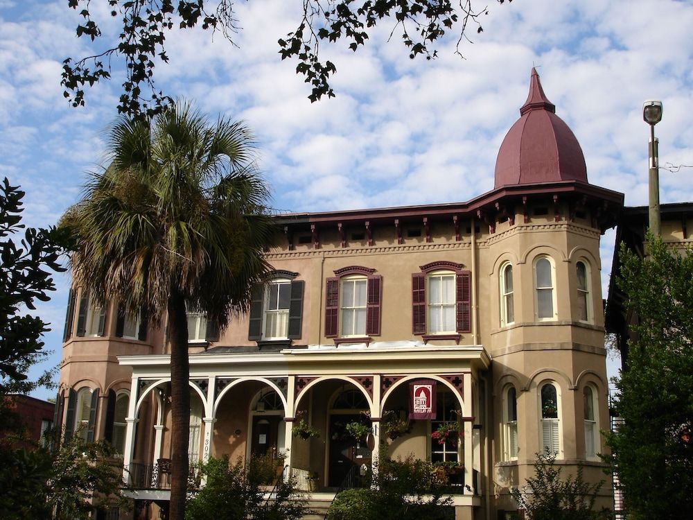 undefined McMillan Inn Bed and Breakfast 2