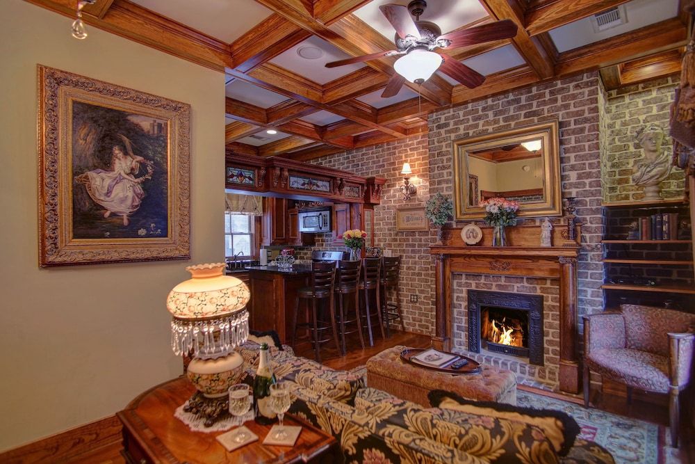 undefined McMillan Inn Bed and Breakfast 2