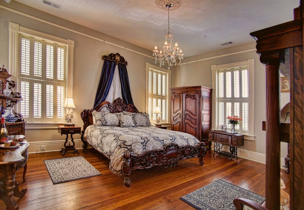 undefined McMillan Inn Bed and Breakfast 5