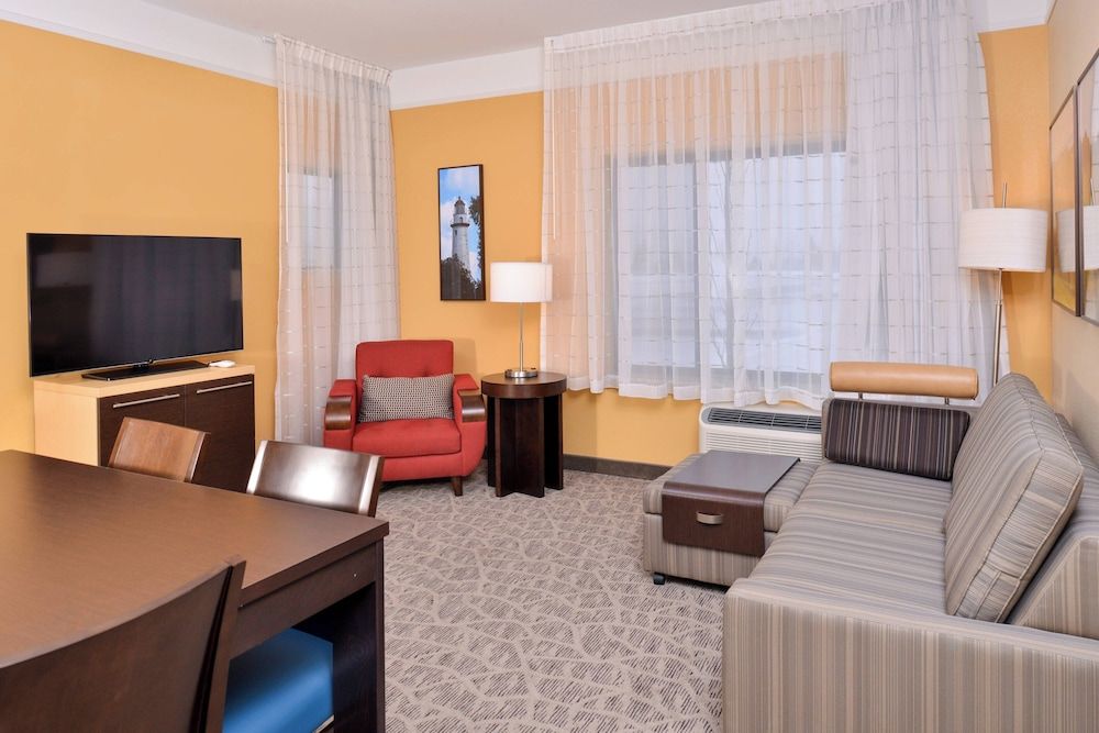 Suite, 2 Bedrooms (Mobility Accessible, Tub)