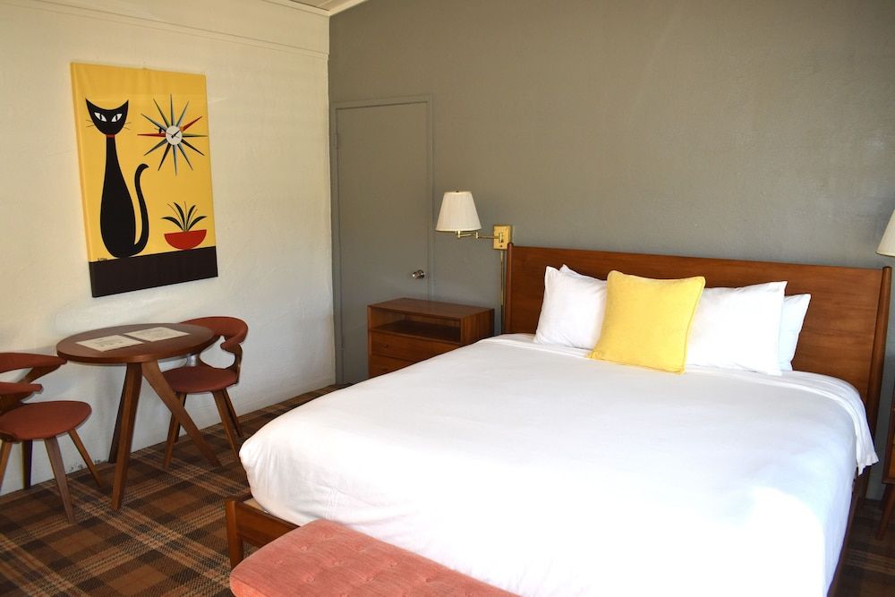 Contenta Inn Standard Room, 1 King Bed 5