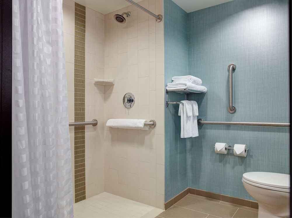 Room, Accessible (Shower)