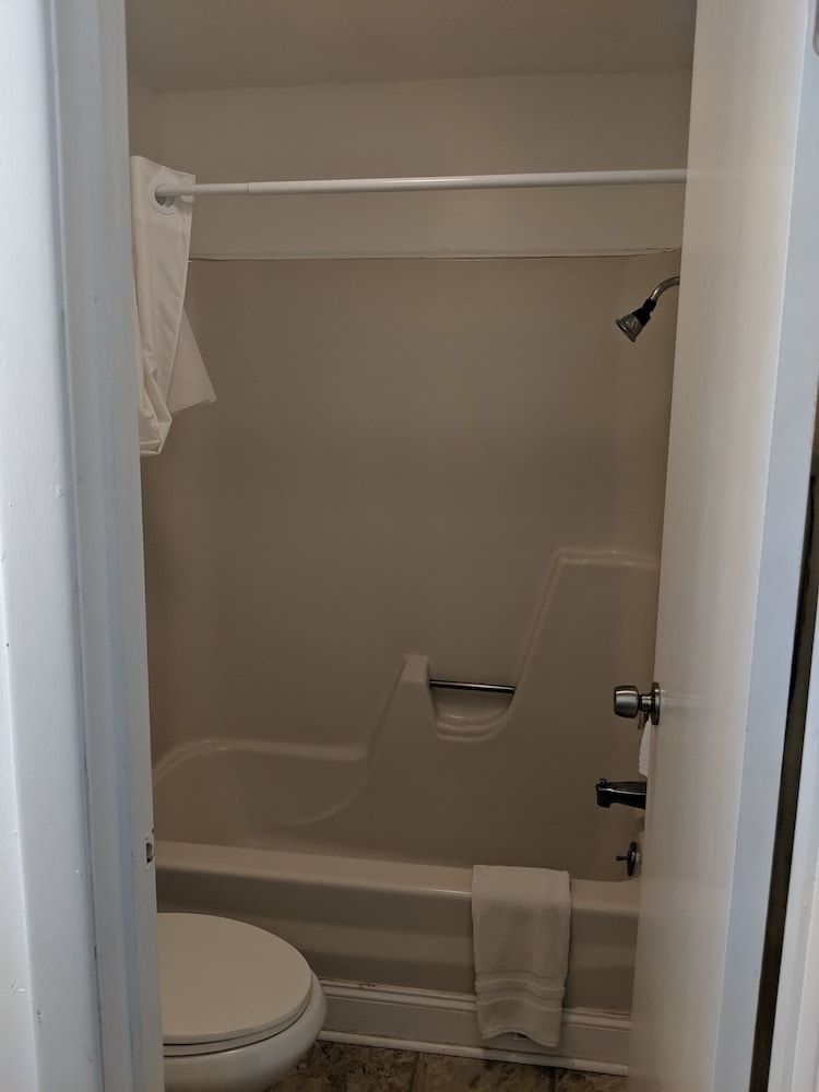 Clarence Inn Deluxe Room, Kitchen (One Bed ) 6