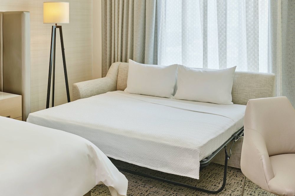 Room, 1 King Bed with Sofa bed, Non Smoking, City View (Hearing Accessible)