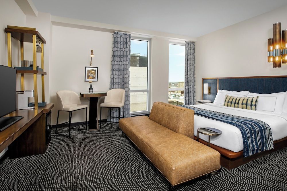 Room, 1 King Bed, Mobility Accessible
