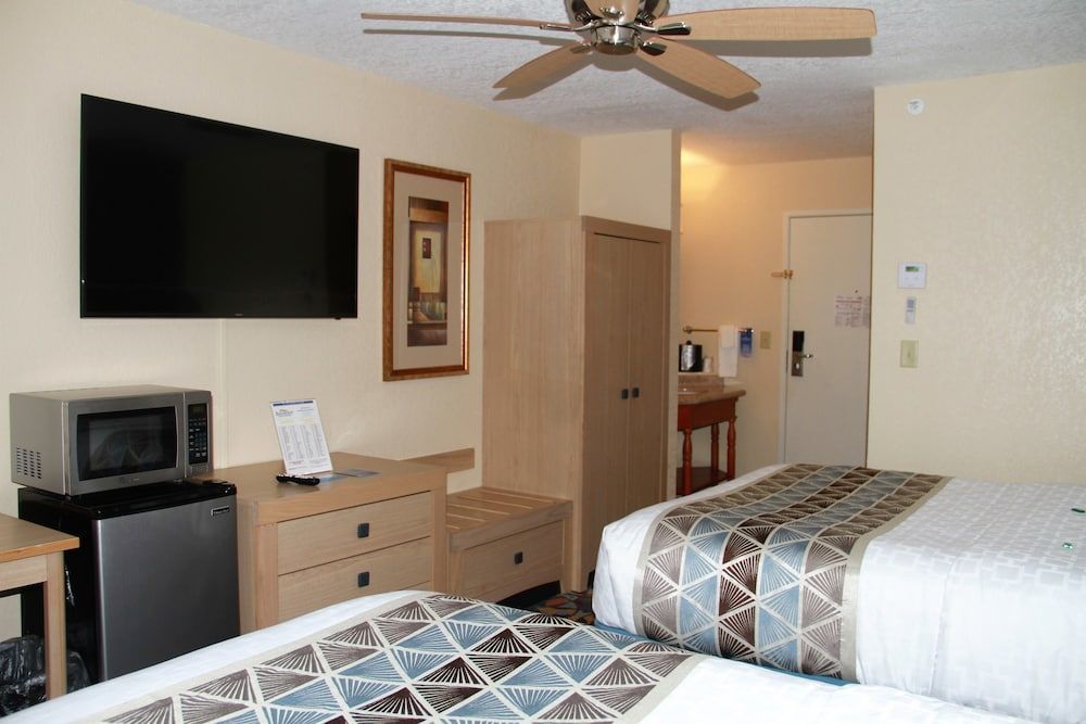 Room, 2 Queen Beds, Non Smoking