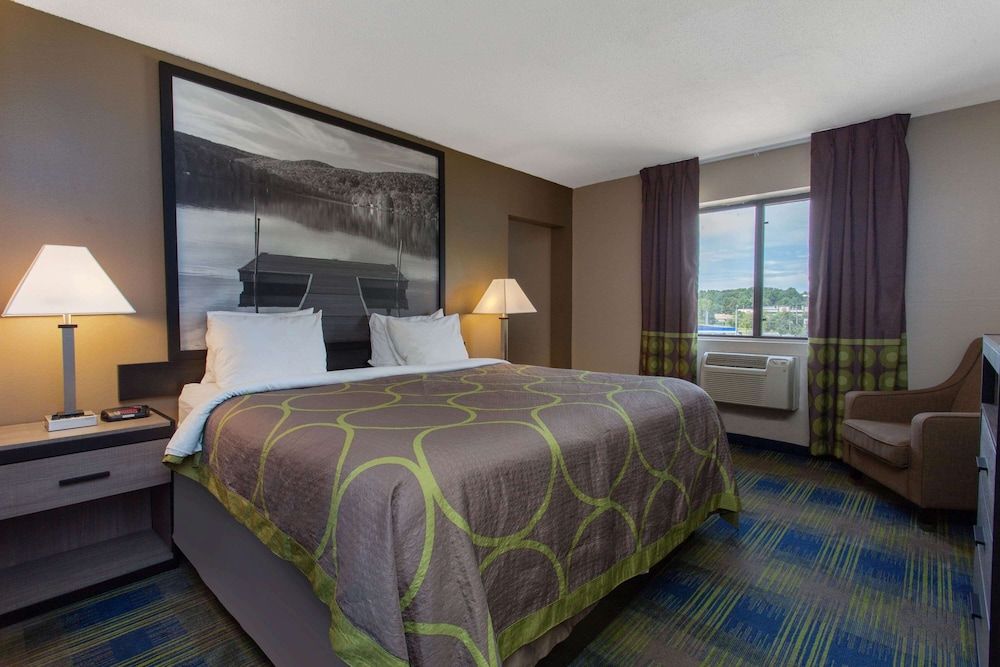 Suite, 1 Bedroom, Non Smoking (1 King Bed)