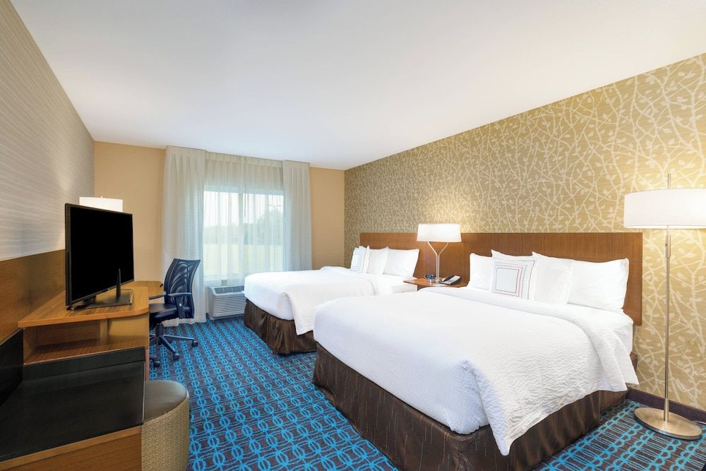 Room, 2 Queen Beds, Non Smoking (Mobility/Hearing Access, Roll-in Shwr)