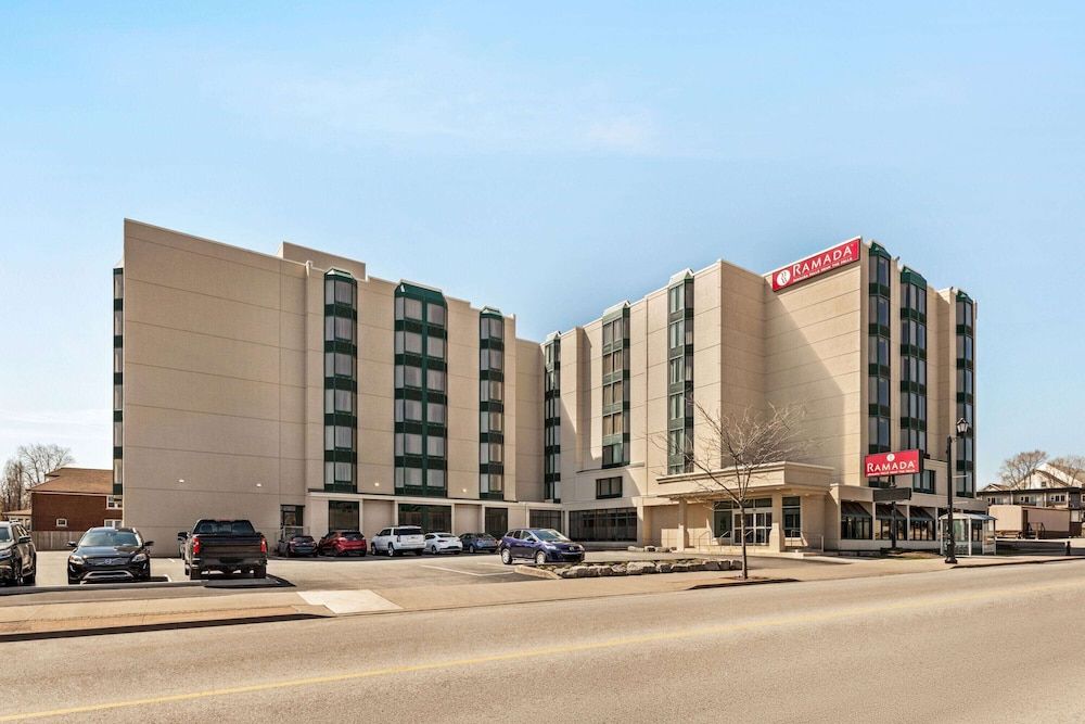 undefined Ramada by Wyndham Niagara Falls Near the Falls 3
