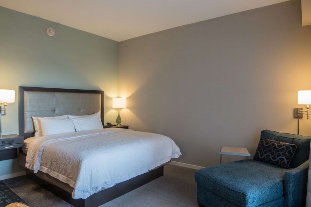 Room, 1 King Bed, Accessible, Non Smoking (Hearing)