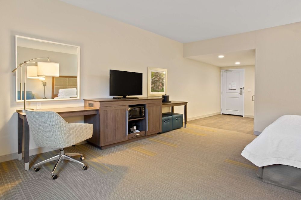 Room, 1 King Bed, Accessible, Non Smoking (Hearing)