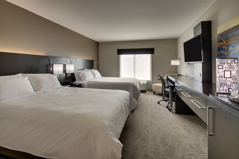 Standard Room, 2 Queen Beds, View (Farm View)