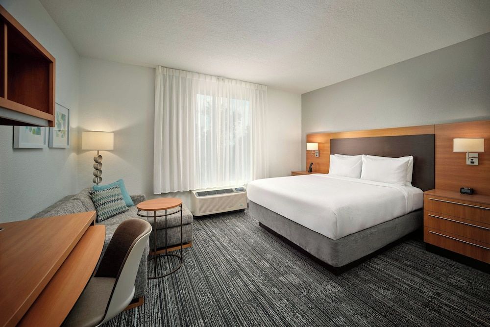undefined TownePlace Suites Orlando at FLAMINGO CROSSINGS® Town Center/Western Entrance 2